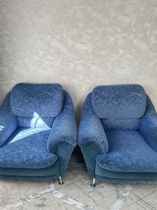 Продам диван для гостиной