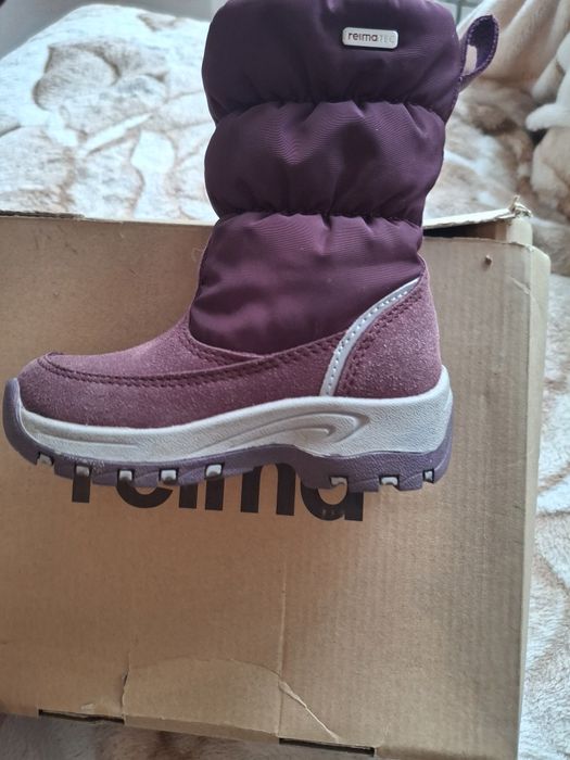 Продам дутики Reima