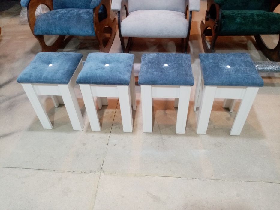 Продам новые кухонные табуретки!