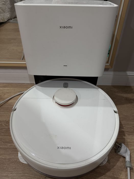 Продаю робот пылесос