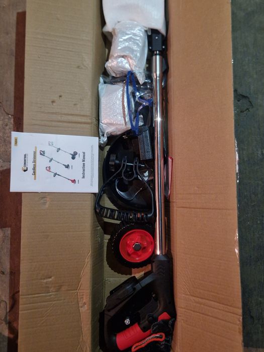 Trimmere fara fir, masa camping si plita pe gaz din sticla alba