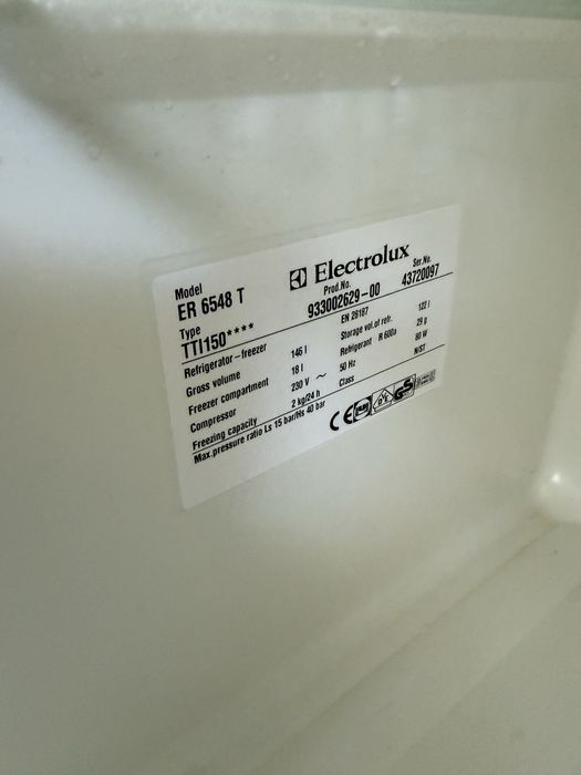Хладилник със камера Electrolux