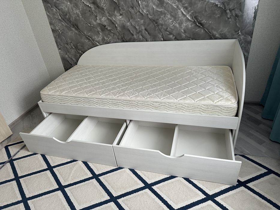 Продам кровать детскую