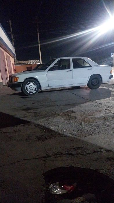 Mercedes-Benz 190