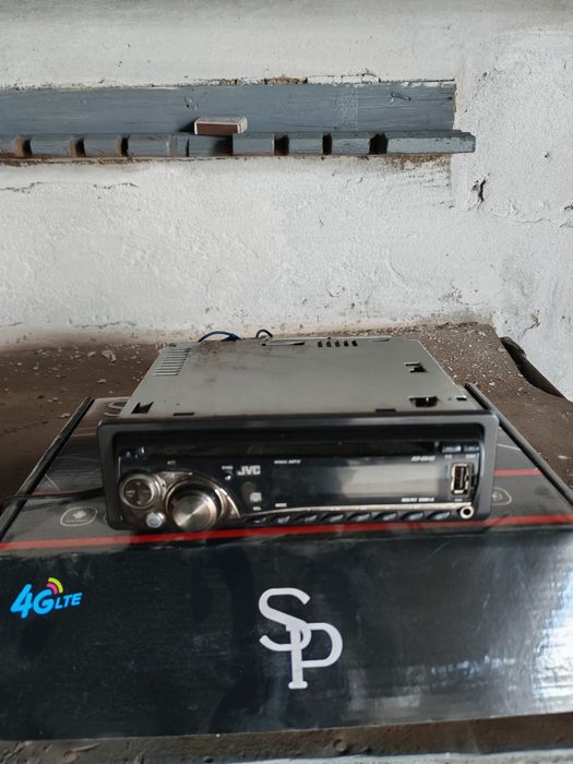 Продаю магнитолу JVC