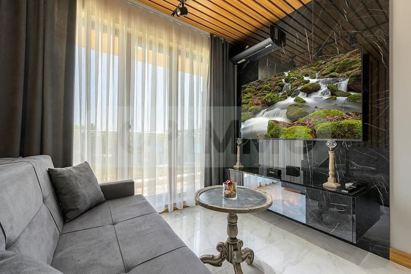 Продава се Едностаен апартамент в с. Шкорпиловци, Област Варна - 42 кв.м за 1379 €/кв.м - Снимка #1