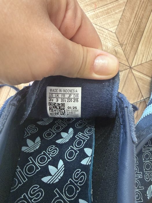 Продам детские кроссовки