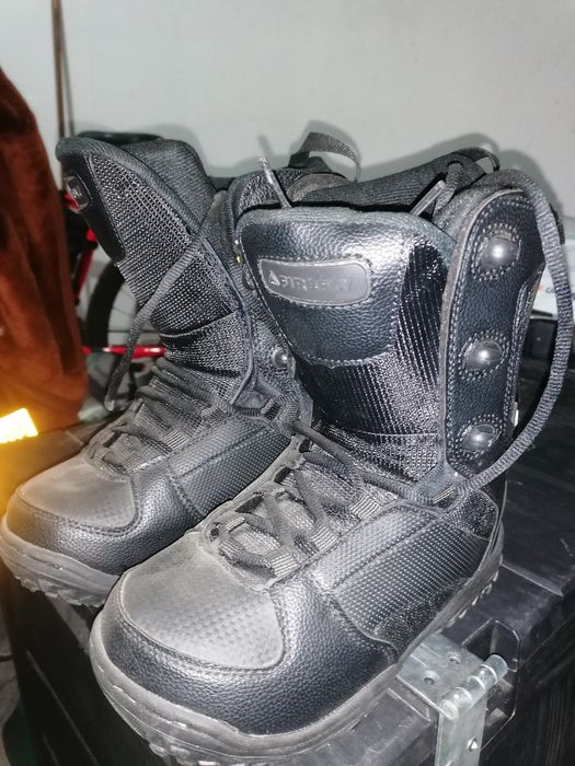 Casca și boots ski.