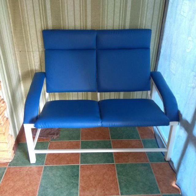 Kutish zallari uchun divanlar