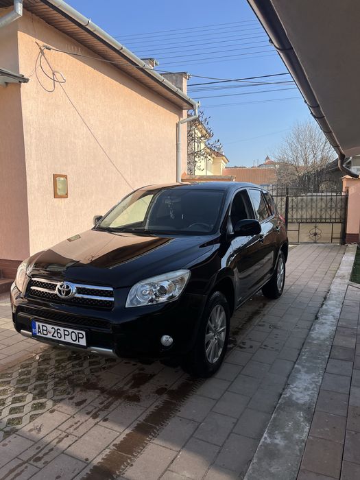 Vând toyota RAV4