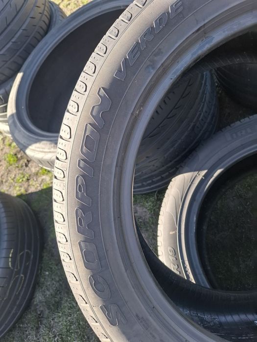 Vand 2 anvelope 235 50 19 pireli de vara bune