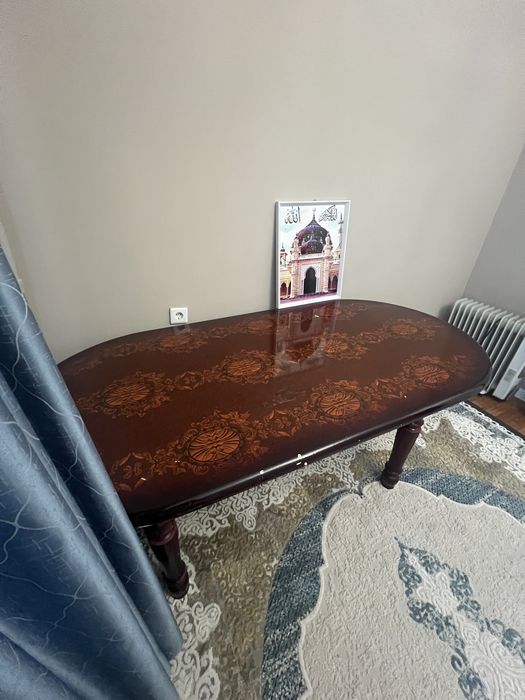 Обеденный    стол