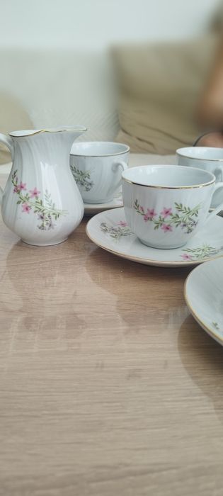 Стар Български порцеланов сервиз.