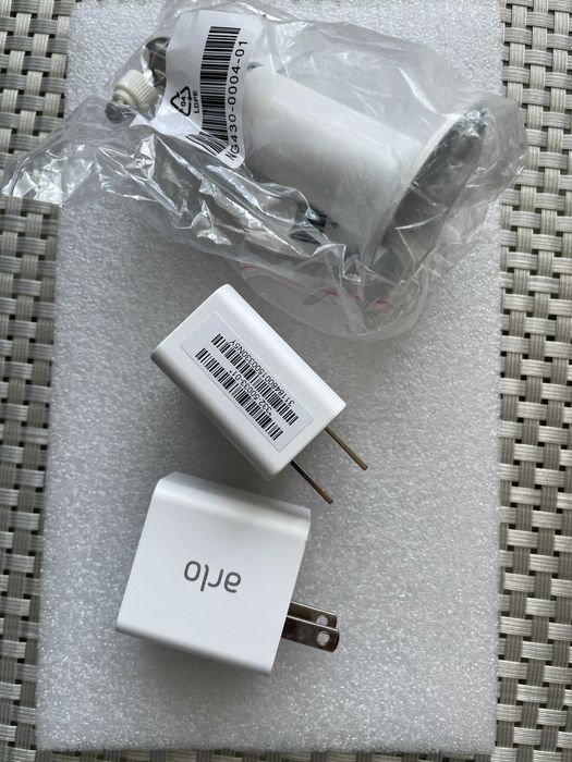 ARLO Cablu 7,6m Essential magnet ultra baterie pro videocam NouSIGILAT