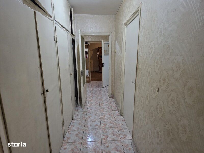 Piata Muncii, 5 minute metrou, chiar pe Basarabia, stradal,