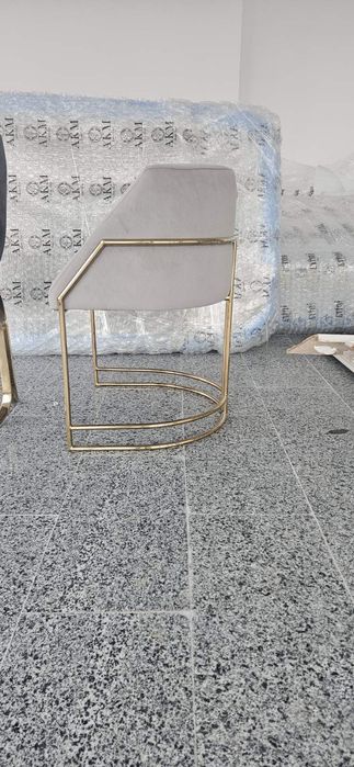 Чисто нова мека мебел + трапезна маса с 10 стола