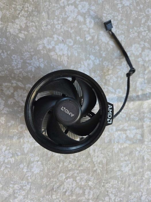 AMD Wraith Stealth охладители