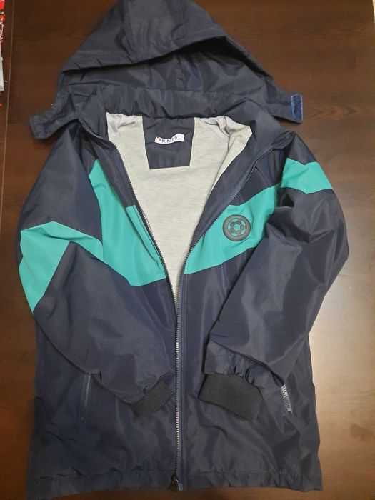 Geaca baieti pentru varsta de 13-14 ani.