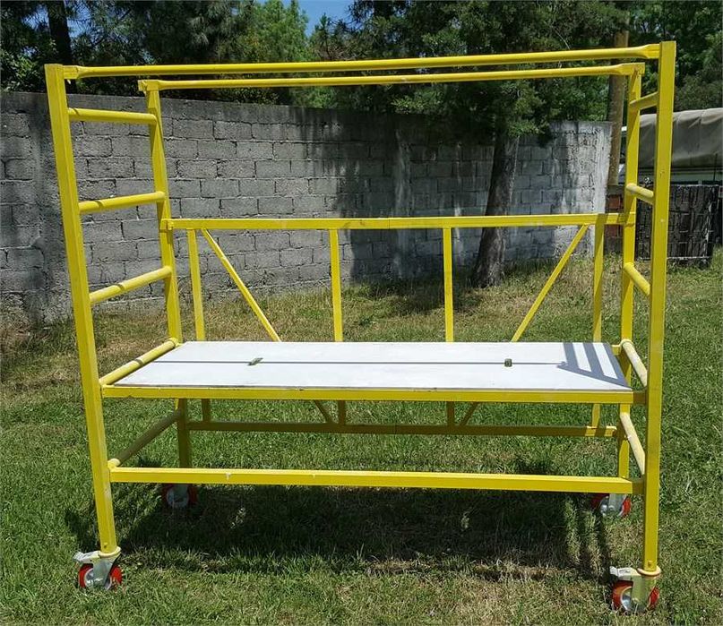 СКЕЛЕ под НАЕМ ПОДВИЖНО с КОЛЕЛА и метални Рамки, на самостоятелни сек