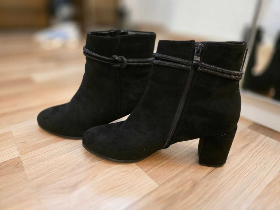 Дамски боти с висок ток