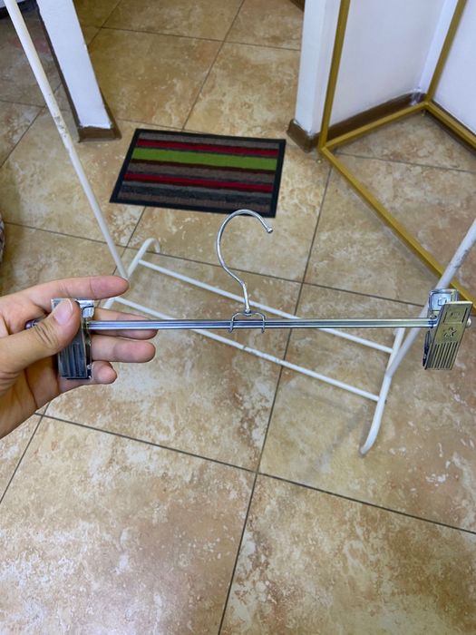 Продам вешалки для одежды