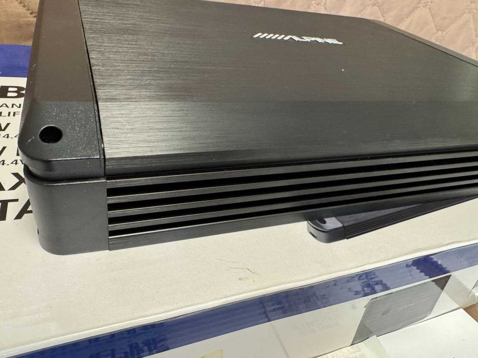 Усилвател Alpine BBX-F1200