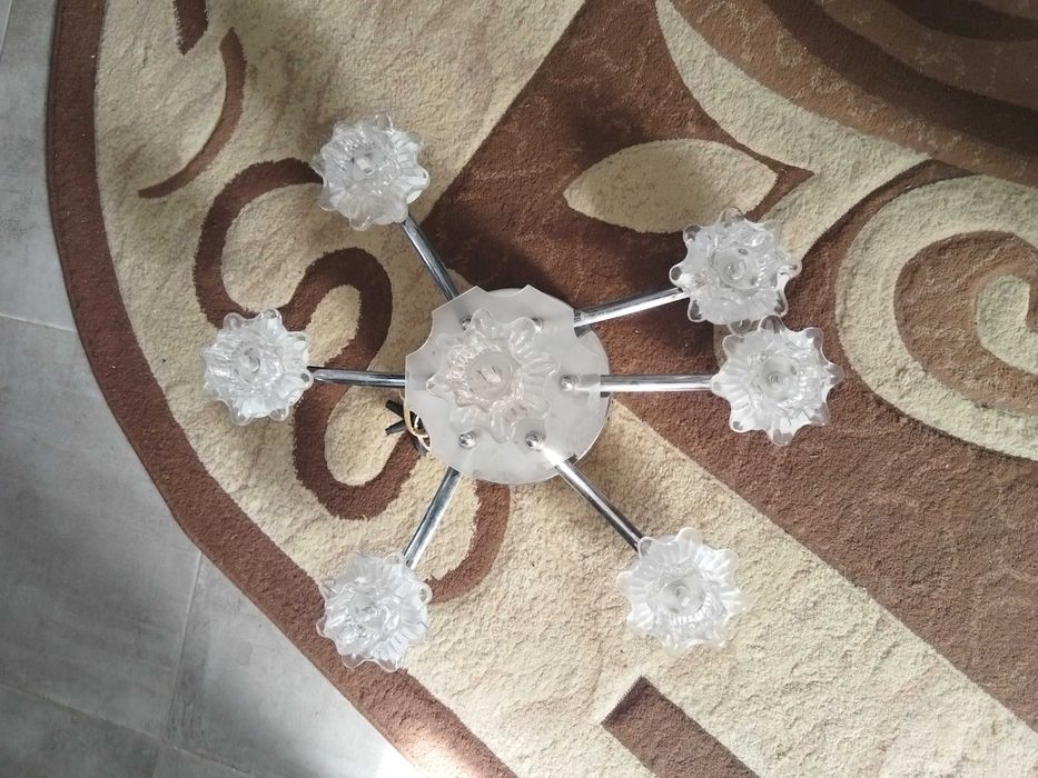 Lustra cu 6 brațe reglabile cu leduri