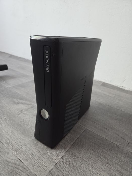 Продам Xbox 360 прошитый
