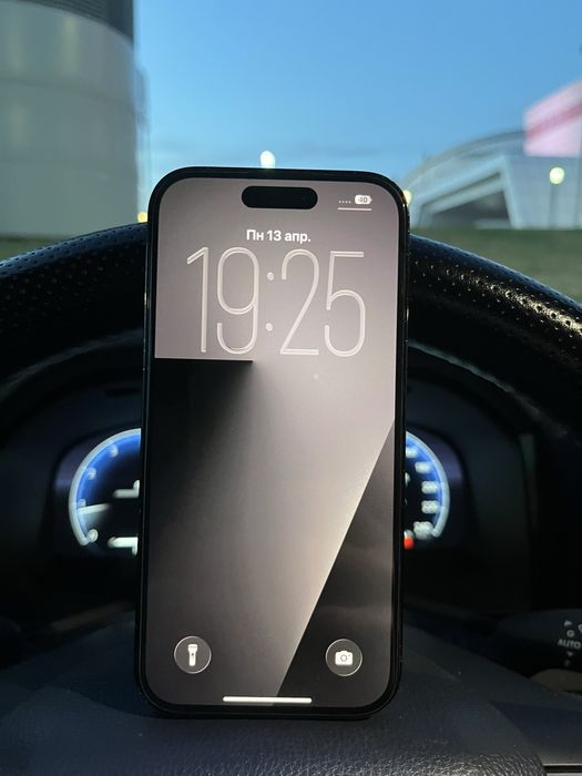 Продам Iphone 14 pro