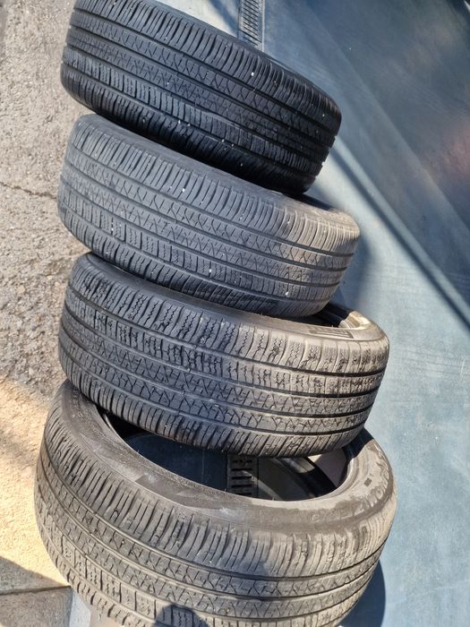 Pirelli Scorpion 245/45/21 all season