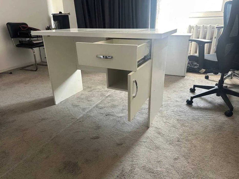 Рабочий компьютерный стол