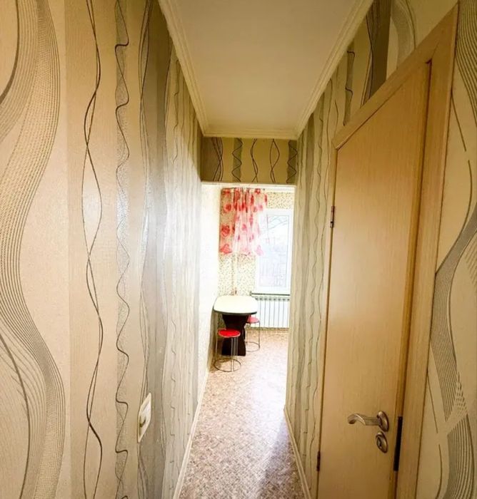 продам 2-х ком. 46кв. 4мкр. 3-этаж