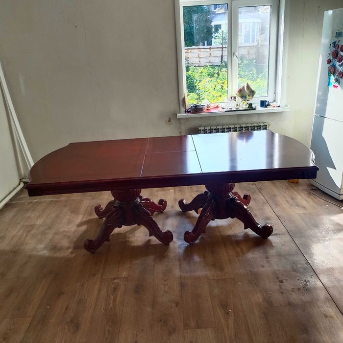 стол банкетный большой