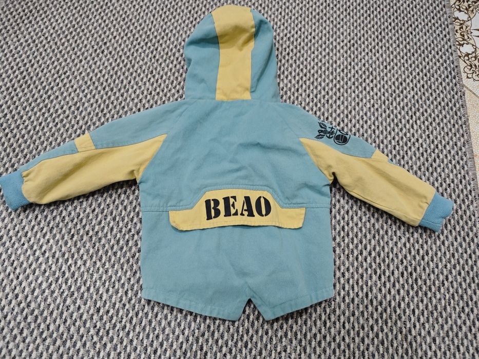 Продам детскую куртку