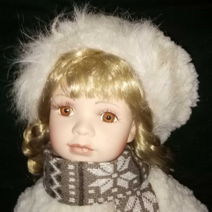 Papusa  din ceramica,de colectie