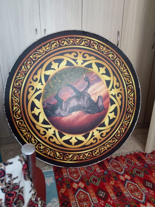 Круглый стол , продам круглый стол