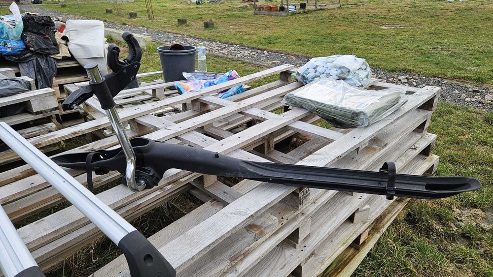 Bare transversale Toyota + Suport bicicletă original – stare f bună