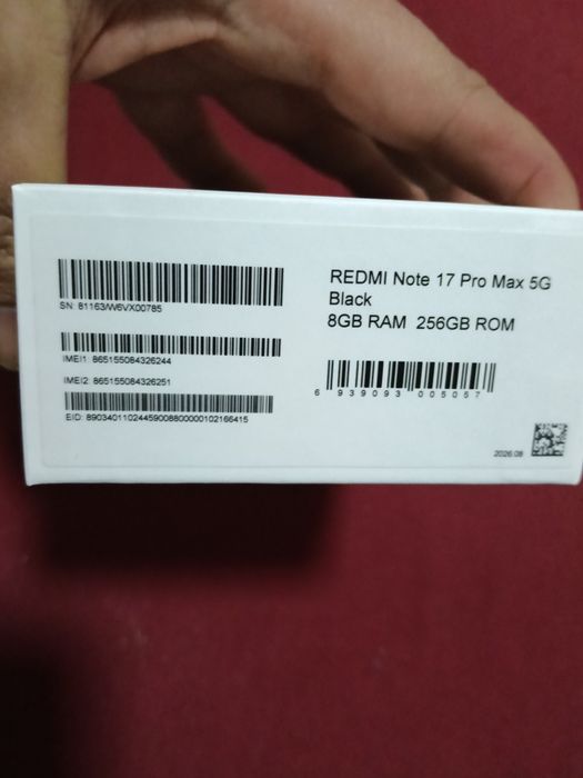Vând smartphone Xiaomi Redmi Note 17 Pro Max 5G, varianta de top cu 256GB stocare interna și 8GB RAM, culoare Black . Telefonul este absolut nou