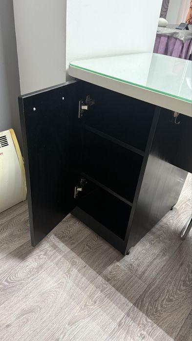 Стол для нейл мастера