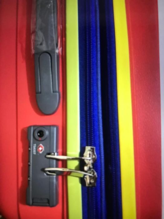 Чемодан LGO по акции 25000 тенге