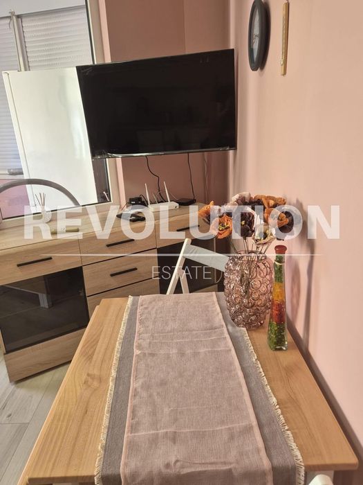 Дава се под наем Двустаен апартамент в Варна, Бриз - 60 кв.м за 800 € - Снимка #3