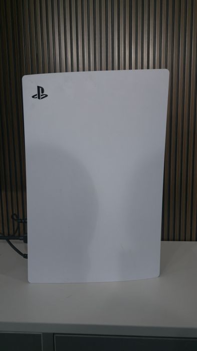PS 5 с подпиской Deluxe и EA Play