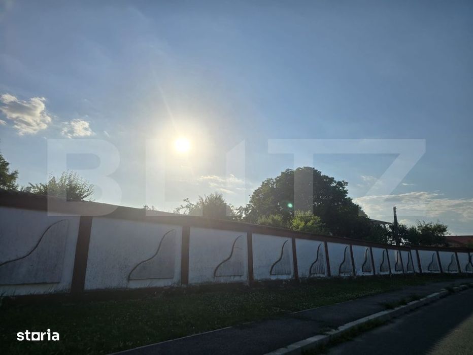 Teren intravilan de 1.700 mp, imprejmuit si parcelabil, in Titu