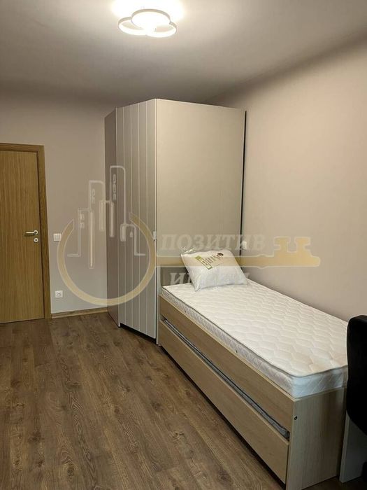 Дава се под наем Тристаен апартамент в София, Зона Б-18 - 100 кв.м за 920 € - Снимка #5