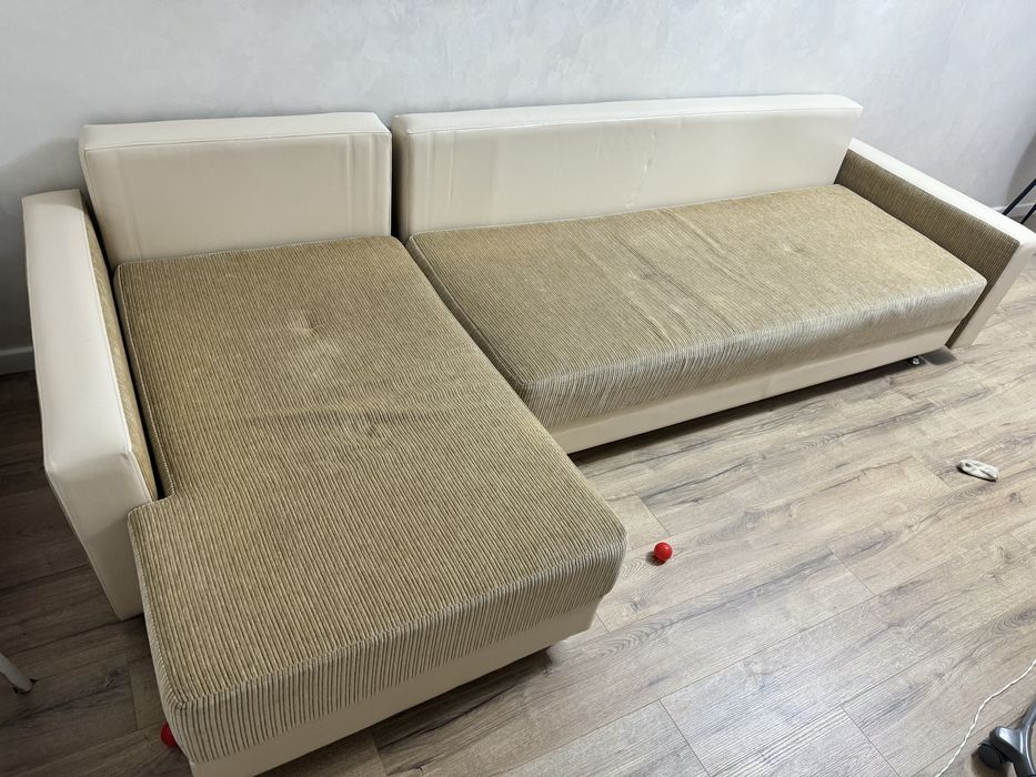 Продам диван для гостиной