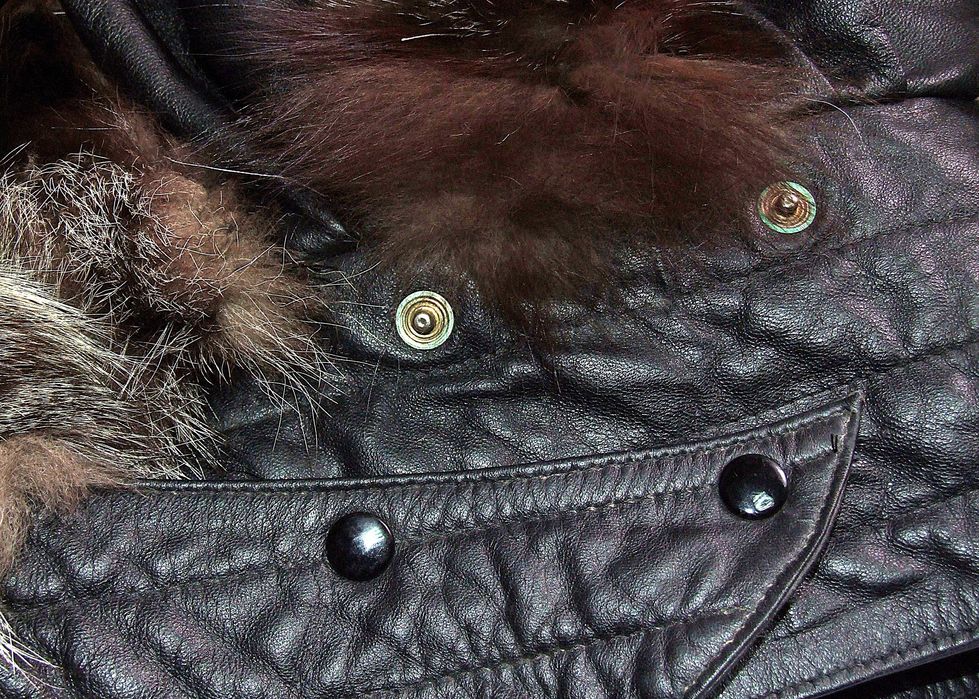 Haina blana de vulpe, mas 44-46, moderna, Made in Italy, NOUA