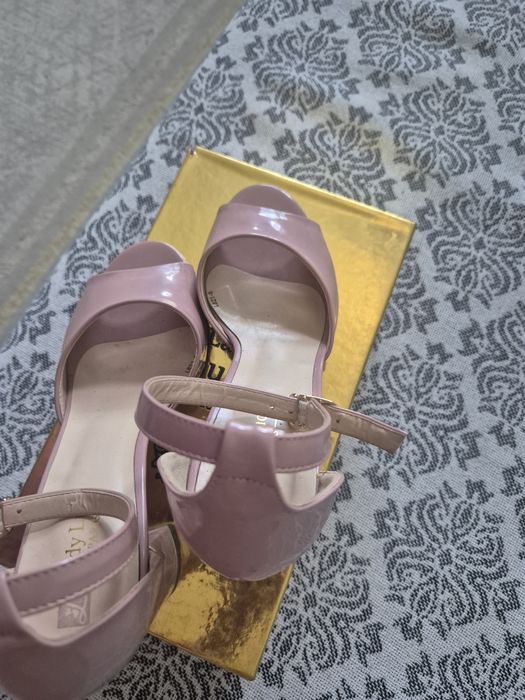 Туфли (басаножки)