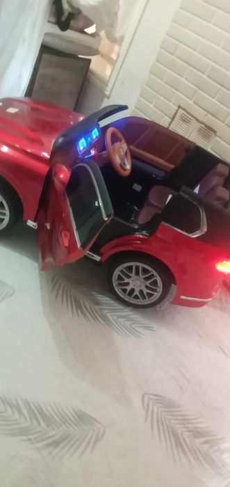 2 kishilik Bolalar elektromobili