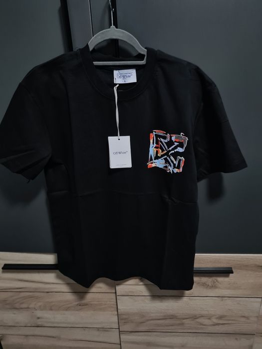 Tricouri Unisex Amiri și Off White?