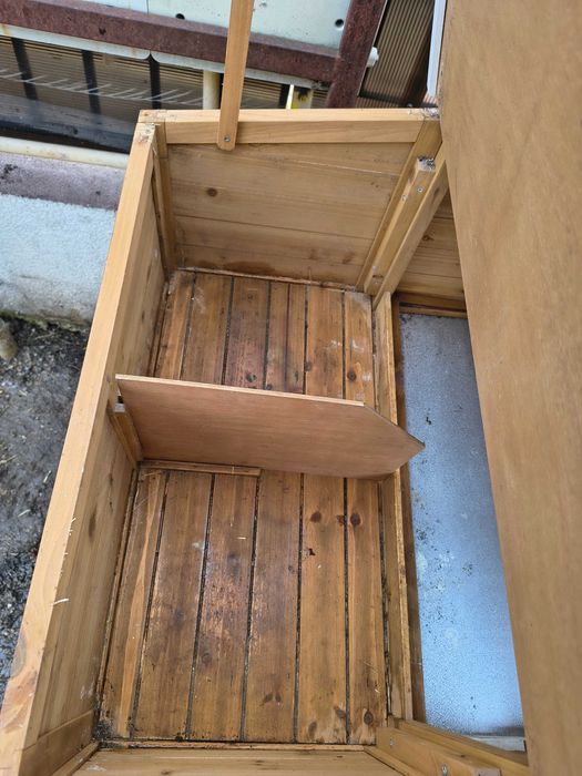 Coteț pentru găini